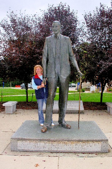 A Visit to the Life-Size Statue of Robert Wadlow, the World's Tallest Man