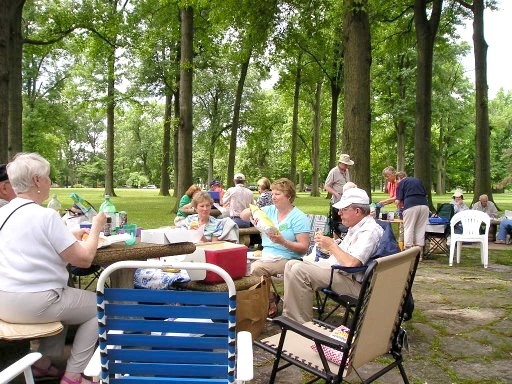 Ambassadors and Hosts Enjoy a Picnic Lunch in Tower Grove Park