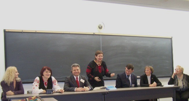 2009_Ukrainian Judge Makes Presentation at Thomas Dunn Center